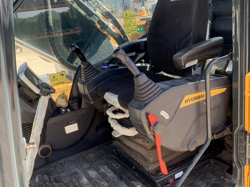 HYUNDAI HX220AL